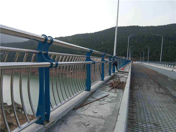 闵行不锈钢桥梁护栏防腐措施的重要性及实施策略
