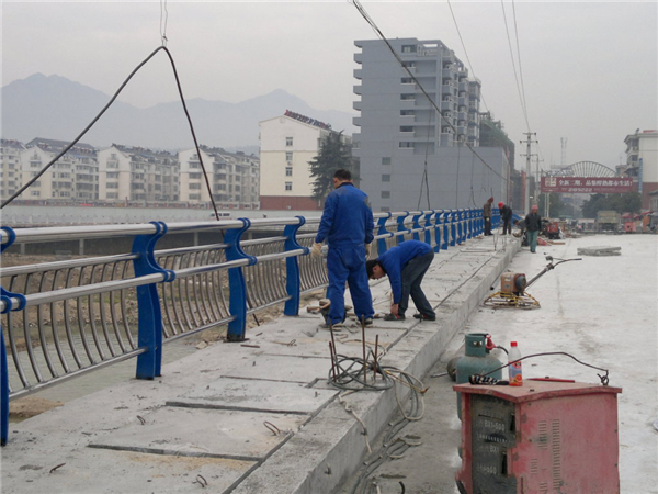 闵行不锈钢复合管护栏常见问题及解决方案